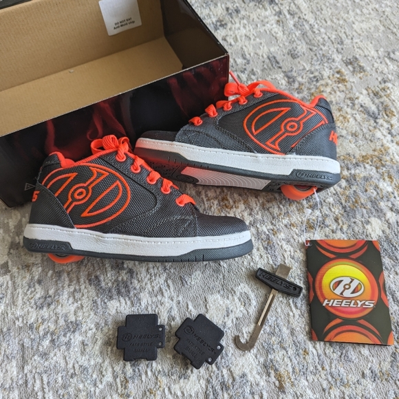 Heelys Other - New Kids Heelys Shoes Youth Size 2